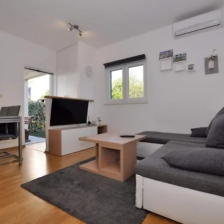 Apartament Buljan , Slatine-trogir-split