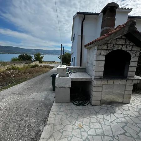 Apartament Buljan , Slatine-trogir-split